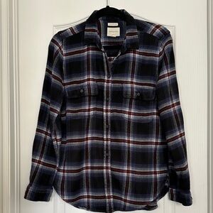American Eagle Navy & Black Plaid Flannel Shirt